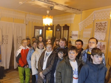 В начале ноября 2022 года воспитанники посетили музейную экспозицию «Русская горница», организованную  отделом культуры администрации Вачского муниципального района, МБУК «ЦМБС» Чулковская сельская библиотека.