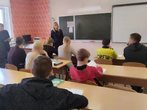 С целью профилактики преступности в молодежной среде, а также других правонарушений и преступлений, совершаемых несовершеннолетними, 17 апреля 2023 года  в ГКОУ «Вачская коррекционная школа – интернат» была организована встреча учащихся 7 класса с инспектором ПДН по Вачскому району Лысовой Н.С.